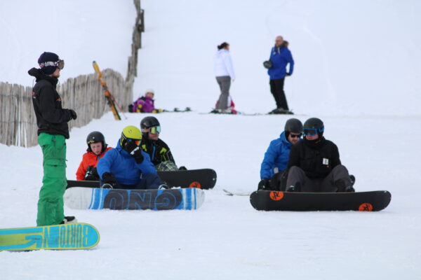 Active Outdoor Pursuits Snowboarding Lessons Group